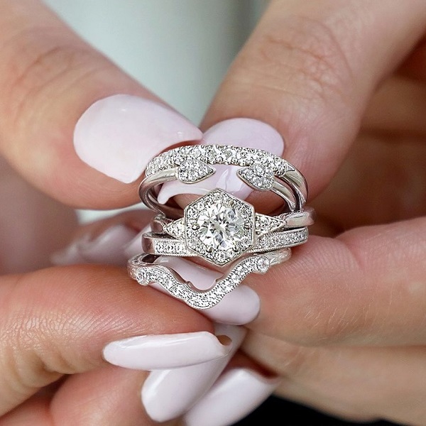 Top 3 Benefits of Designing Your Own Engagement Ring