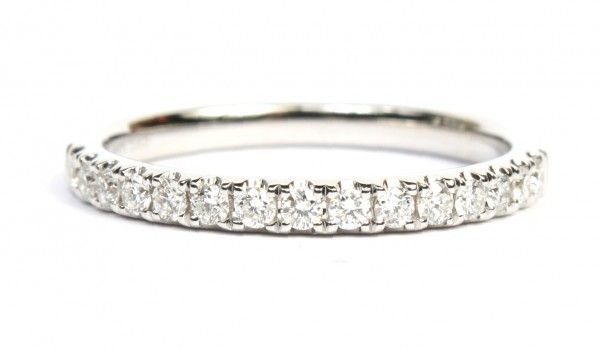 14K WHITE GOLD DIAMOND BAND