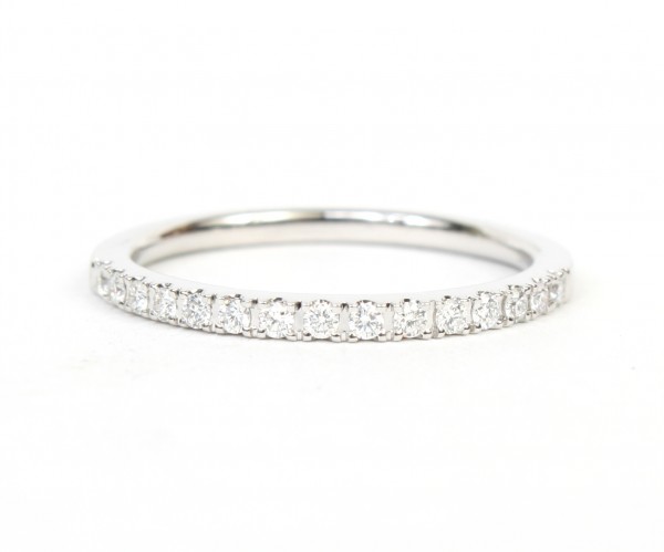 14K WHITE GOLD DIAMOND BAND