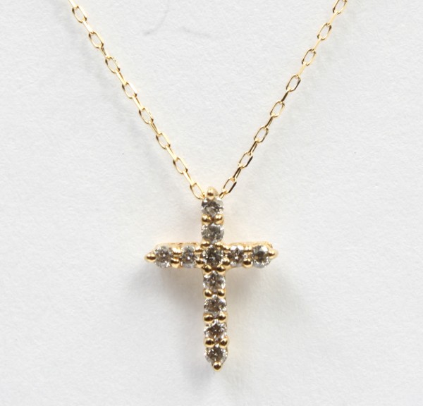 18K YELLOW GOLD DIAMOND CROSS PENDANT