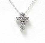 18K White Gold 3/8Ctw Diamond Cross Pendant (6 Diamonds)