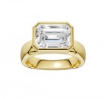 14K YELLOW GOLD LAB GROWN EMERALD CUT BEZEL SET DIAMOND RING
