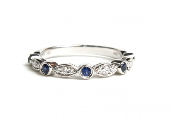 14K WHITE GOLD DIAMOND AND SAPPHIRE BAND