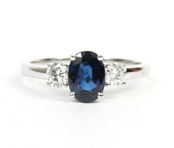 14K WHITE GOLD DIAMOND AND SAPPHIRE RING