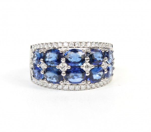 18K WHITE GOLD DIAMOND AND SAPPHIRE RING