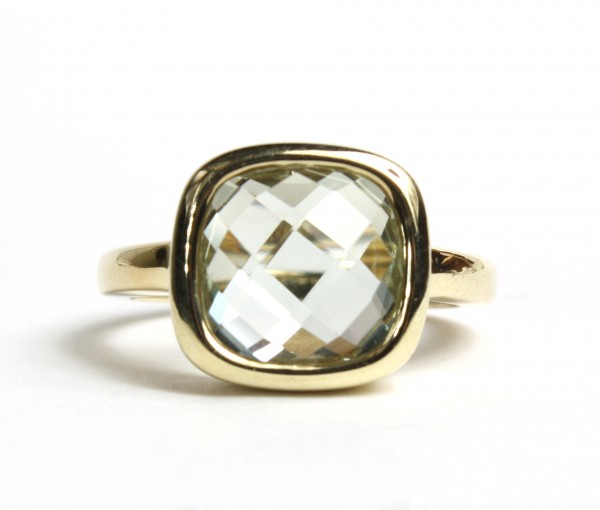14K YELLOW GOLD BEZEL SET GREEN AMETHYST RING
