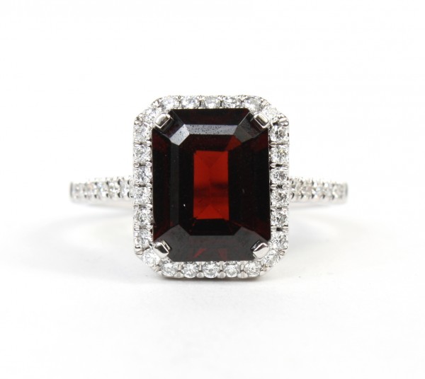 14K WHITE GOLD DIAMOND AND GARNET RING