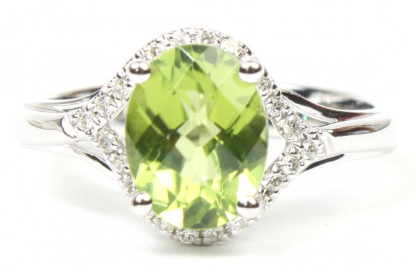 14K WHITE GOLD  DIAMOND AND PERIDOT RING