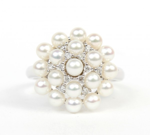 14K WHITE GOLD DIAMOND AND PEARL CLUSTER RING