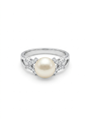 14K WHITE GOLD DIAMOND AND PEARL RING