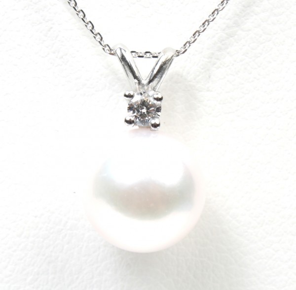 14K WHITE GOLD DIAMOND AKOYA PEARL PENDANT