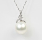 14K WHITE GOLD DIAMOND & SOUTH SEA PEARL PENDANT
