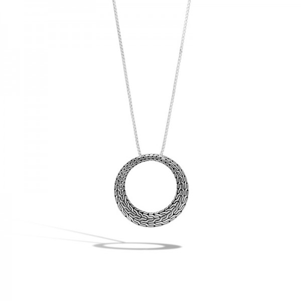 Classic Chain Graduated Pendant Necklace in Silver