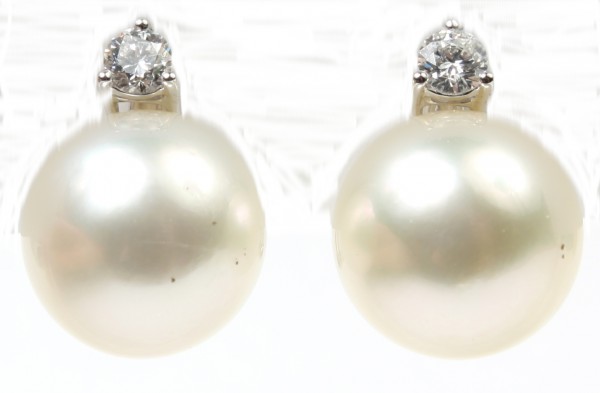 18K White Gold .33Ctw Diamond 12.4Mm Akoya Pearl Earrings