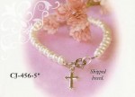 CHILD FRESHWATER PEARL BRACELET WITH CROSS