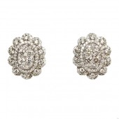 18K White Gold Oval Shaped  Diamond Cluster Stud Earrings