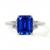 PLATINUM EMERALD CUT BLUE SAPPHIRE RING WITH TRAPEZOID DIAMONDS