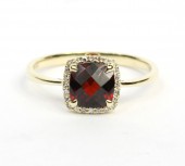 14K YELLOW GOLD DIAMOND AND GARNET RING
