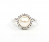 14K WHITE GOLD DIAMOND PEARL RING
