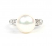 18K WHITE GOLD DIAMOND AND PEARL RING