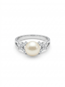 14K WHITE GOLD DIAMOND AND PEARL RING