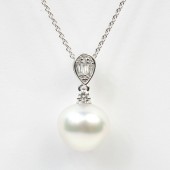 14K WHITE GOLD DIAMOND & SOUTH SEA PEARL PENDANT