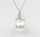 14K WHITE GOLD DIAMOND & SOUTH SEA PEARL PENDANT