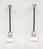 18K WHITE GOLD DIAMOND & PEARL DROP EARRINGS