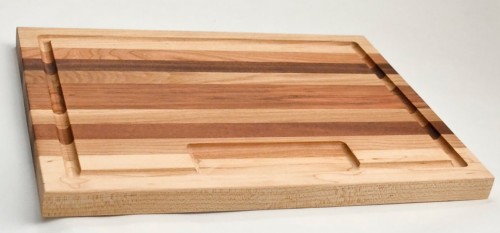Traditional Cutting Board with Juicer