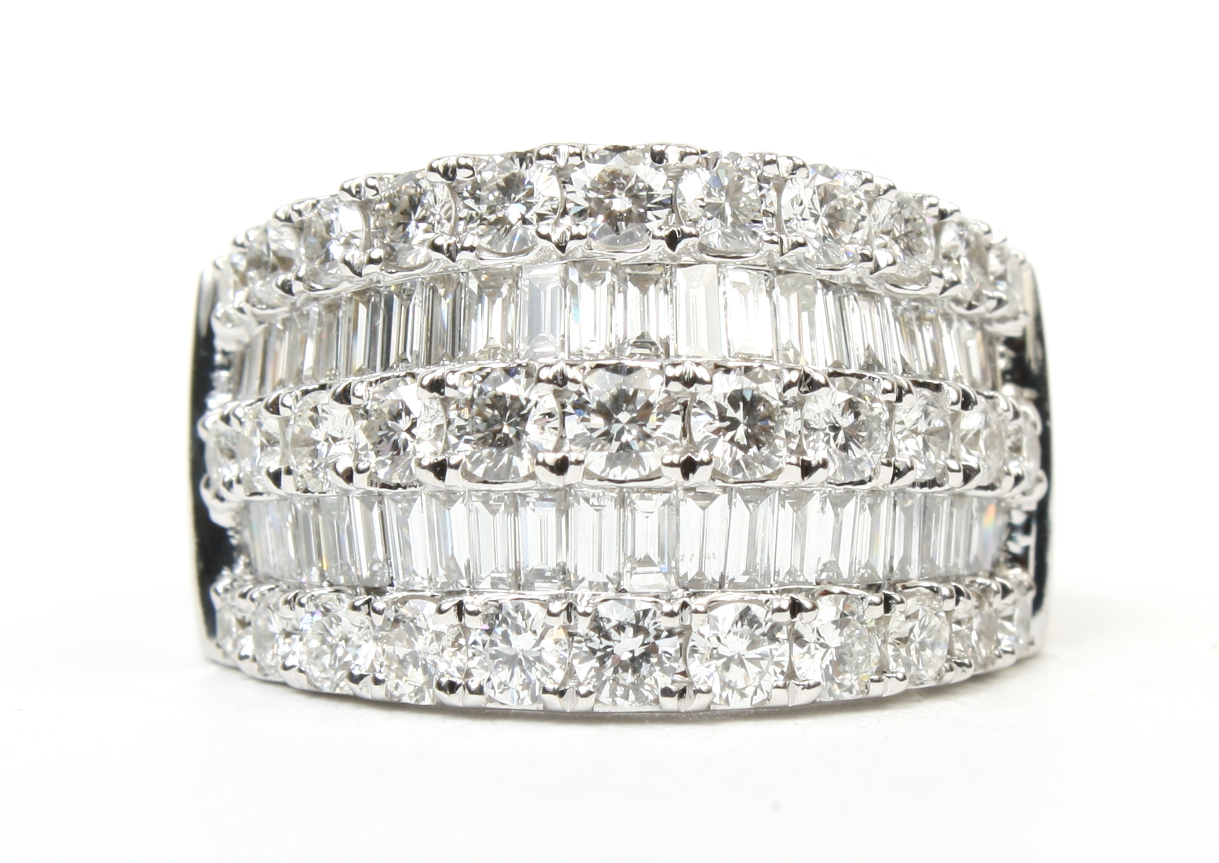 14K White Gold Baguette and Round Diamonds Fancy Cushion Ring